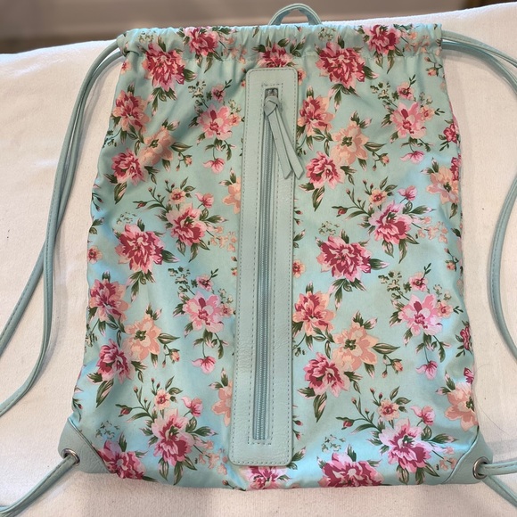 Backpack - Picture 3 of 5